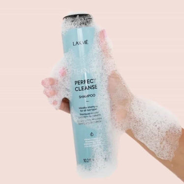 LAKME TEKNIA Perfect Cleanse Shampoo 300ml Detoxifying, anti-limescale and natural moisturizer. Clean hair and scalp. Soft, shiny and protected hair.