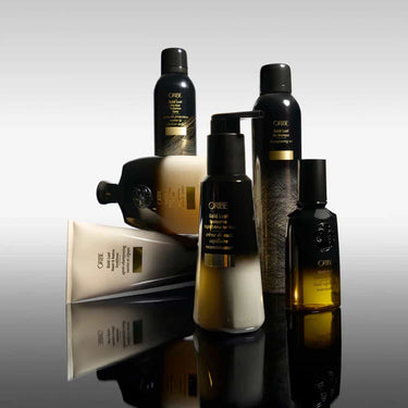 Infused with Oribe’s powerful Bio-Restorative Complex, this lightweight leave-in crème restores vitality to brittle, over-processed, or colour-treated hair—without leaving residue on your pillow